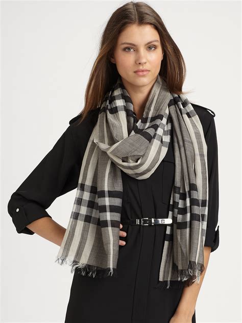 burberry scarf women's